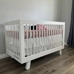 Crib / Toddler Bed 
