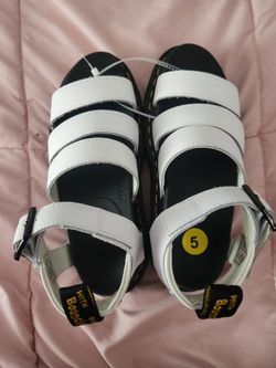 Women’s Dr. Martens Blaire Platform Sandal size 5 NWOT