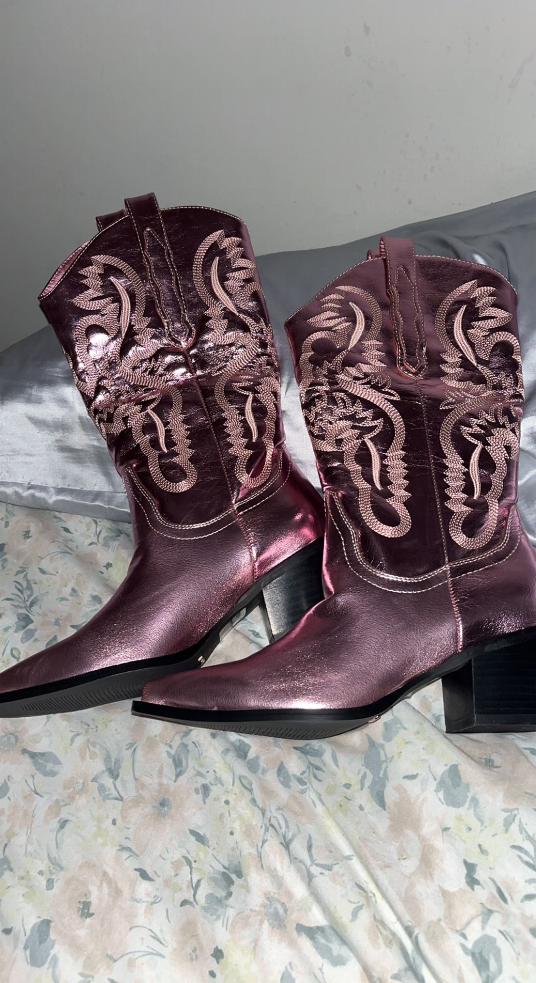 Brand new Never Worn Size 7 Designer Cowgirl Boots