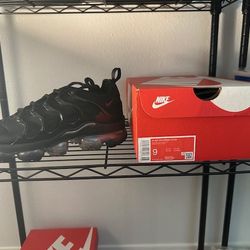 Nike Women Vapor max Size9