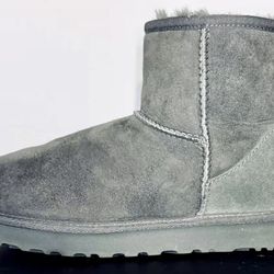 Ugg Classic Mini ii Boots Womens Gray Shadow Size 10 EUC 1016222