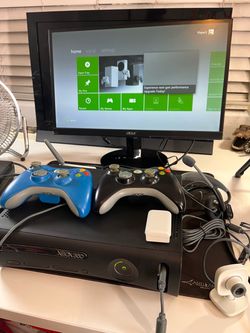Microsoft Xbox 360 120gb Console  With Power Supply HDMI and 2 Controllers READ description