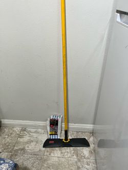 Rubbermaid Commercial Flat Mop with Yellow Handle