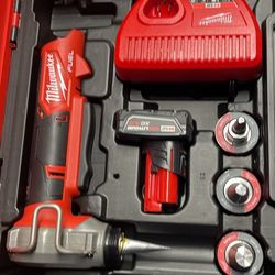 Milwaukee ProPex M12