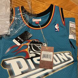 Pistons  Grant Hill Throw Back Size L