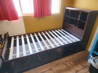Platform storage bed - Twin
