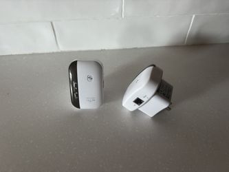 WIFI EXTENDER/WIFI SIGNAL BOOSTER