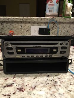 Pioneer CD players, face come off
