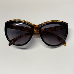 Alxander McQuen Sunglasses Authentic AMQ4247S 08JM