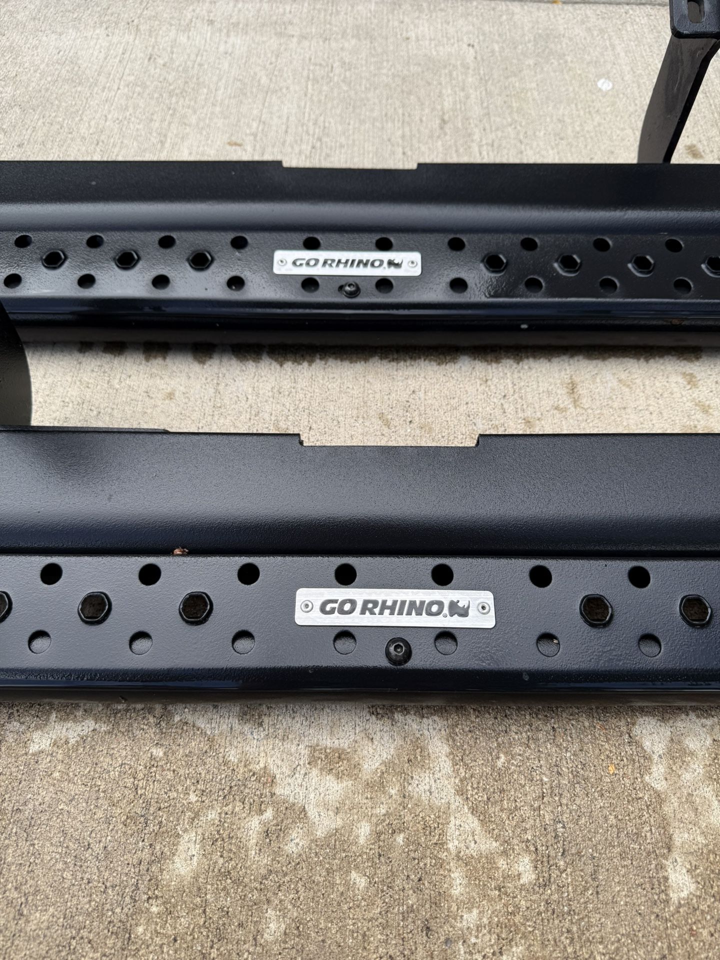Go Rhino Dominator D6 Steps - Tundra 22+