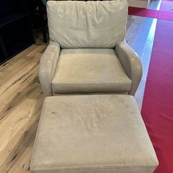 Old Fashioned Chair With Ottoman