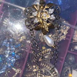 Vintage Brooches (PLEASE READ DESCRIPTION!!)