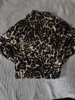 Cheetah Print Mock Neck Long Sleeve Size Medium
