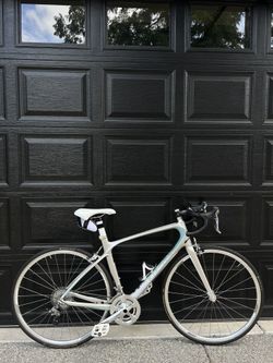 Giant 2 Avail Full Carbon Road Bike