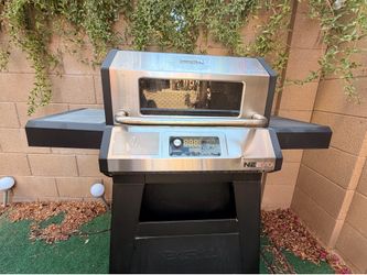 Nexgrill NEEVO 720 Smart Propane Grill w/ Cover – Excellent Condition