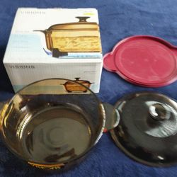 New Visions 2.4  Qts Covered Versapot Pan With Lid and Red Storage Cover