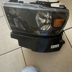Replacement 2024 Ram 1500 - Driver Side Headlight, with Bulb, Halogen, Clear Lens