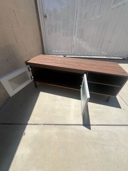 Tv stand