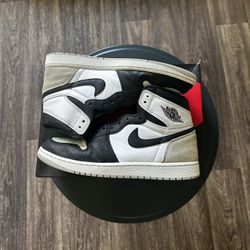 Jordan 1 ‘Bleached Coral’ / Stage Haze Size 12.5