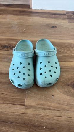 Crocs Classic Clogs – Aquamarine Teal – Men’s Size 8