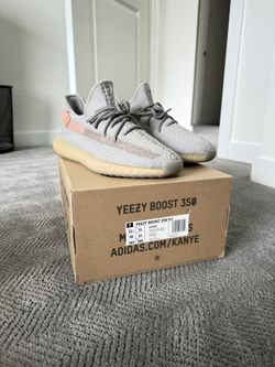 YEEZY TRUE FORM