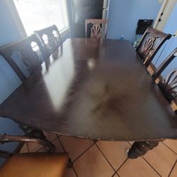 Mesa De 8 Sillas De Pura Madera