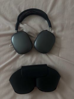 Apple AirPods Max Space Gray