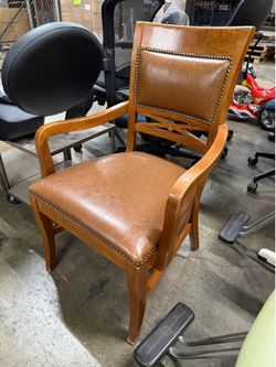 Brown leather arm chair great condition