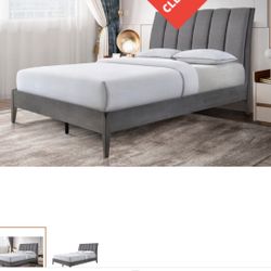 Closing Soon - Everything Must Go ! Platform Queen Bed