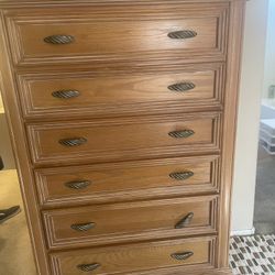 Dresser And 2 Nightstands Set
