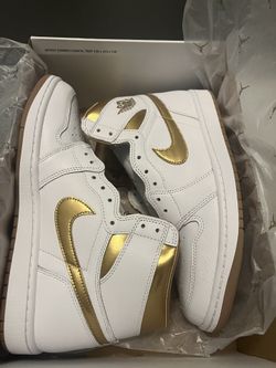 Jordan 1 Metallic Gold 