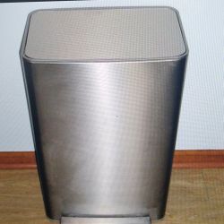 Rubbermaid 13 Gallon Stainless Steel Tall Trash Can