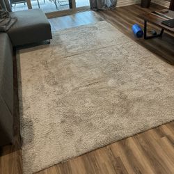 Rug Around  5 / 7 Feet 