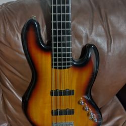 Fender Squire 5 String Bass Sunburst 