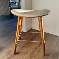 Counter Height Bar Stools . Set of 4 .