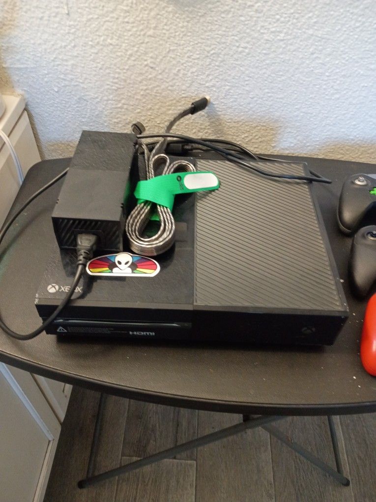 Xbox One, 3 Controllers