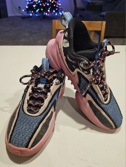 Boys Nike Cosmic Unity 2, Size 6.5