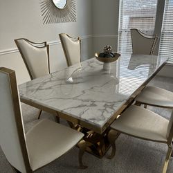 Dining Room Table 