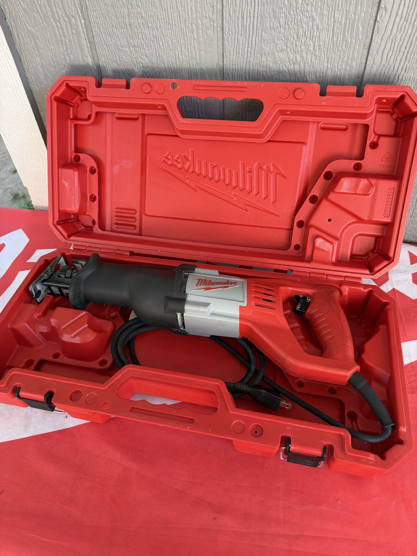 Milwaukee 12 Amp SAWZALL Reciprocating Saw with Case