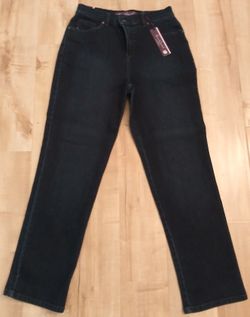 Gloria Vanderbilt Slimming jeans size 8 short