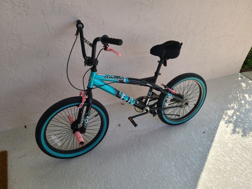 GREAT BMX FOR TEEN OR YOUTH - $65 OBO