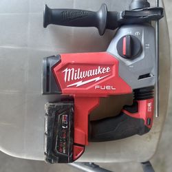Milwawkee Fuel Roller Hammer 