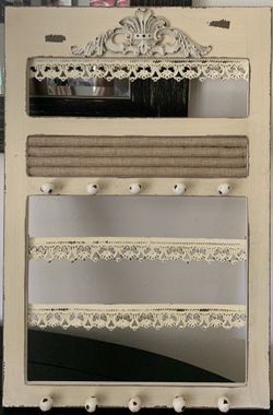 Jewelry organizer