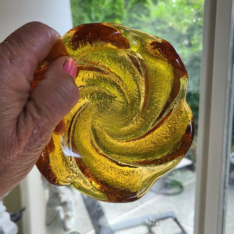 Vintage Fenton art Glass SWIRL AMBER Ashtray Pin Tray bowl 5.5" keys
