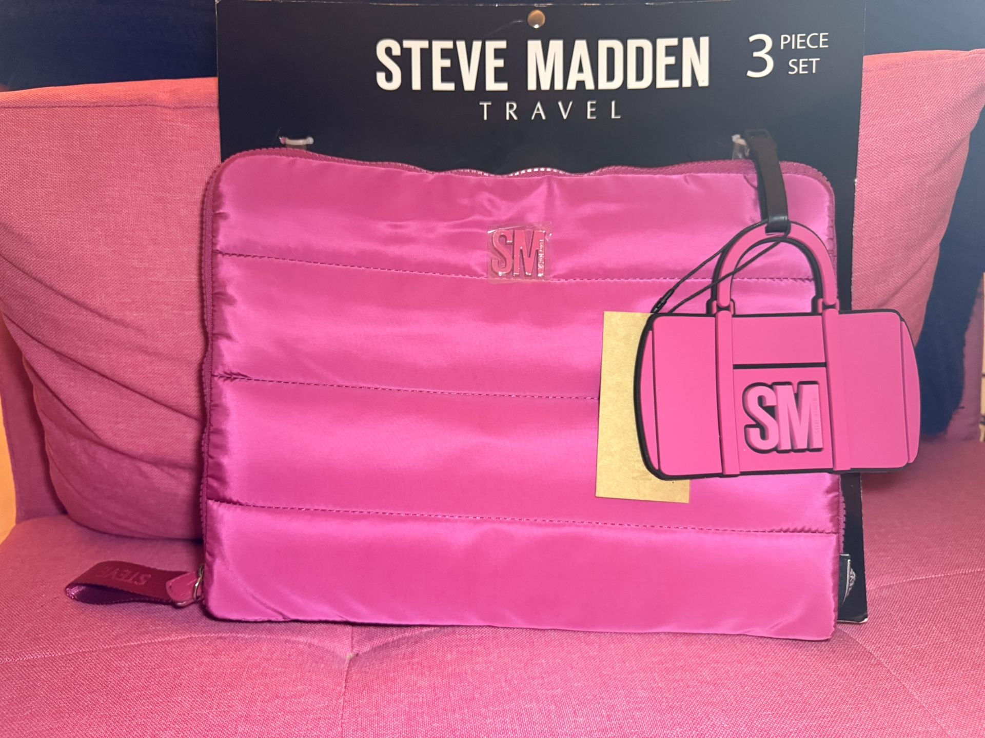 Steve Madden 3 Piece Set Travel Bag