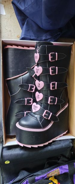 YRU new boots size 8