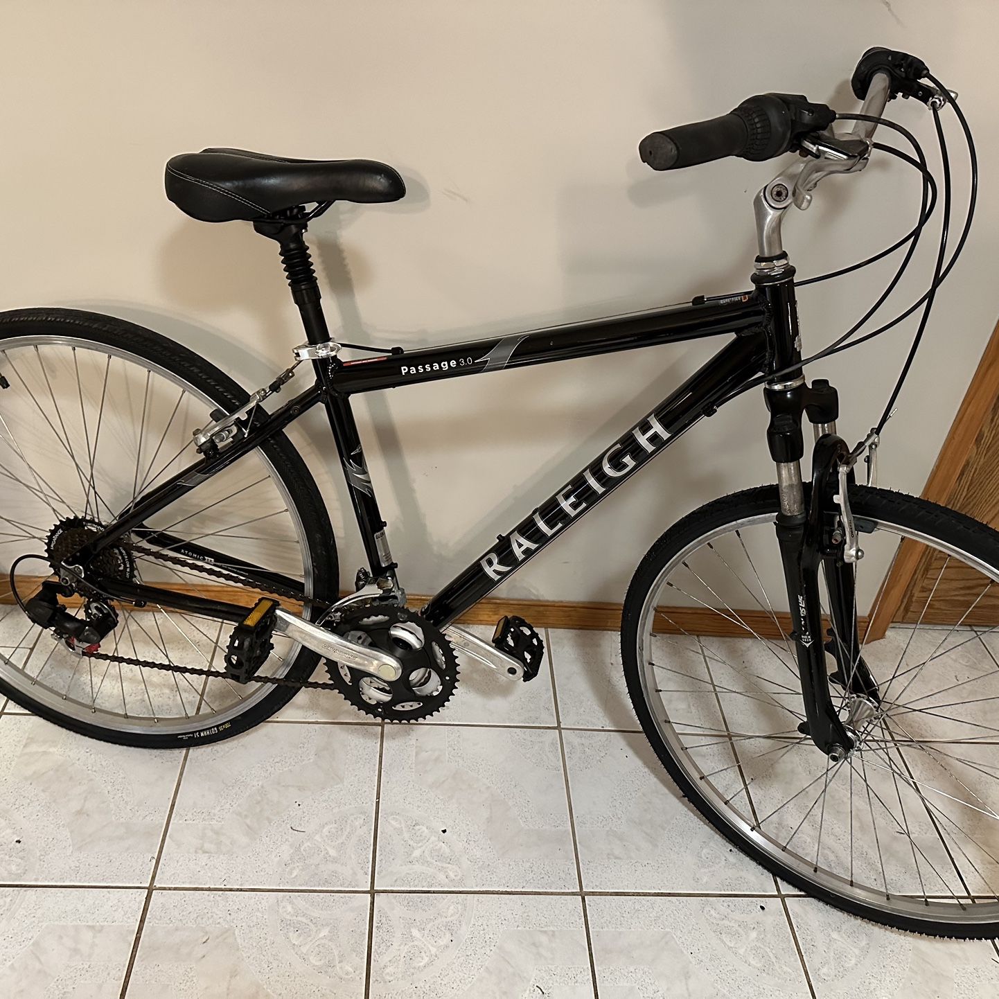 2wd electric bicycle Unique 2WD Carbon Fiber Electric Bike Boxon Hunter 2WD Front motor with  reducer rated power 500W can be switch off for saving energy. Rear motor  1000W rated power Max speed 60-65 kmh