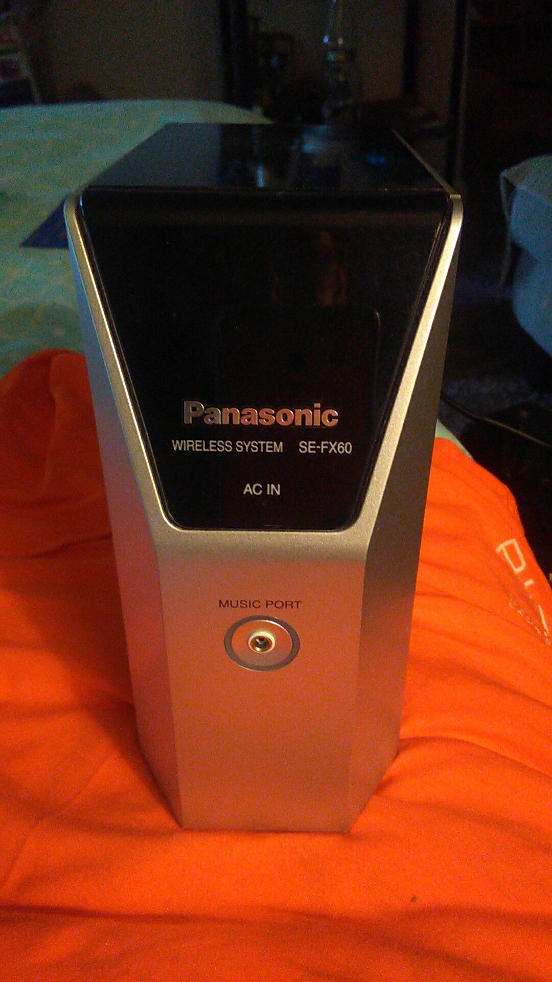 Panasonic SE-FX60 wireless transmitter & speaker system