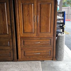 Wood Dresser, Perfect Condition‼️