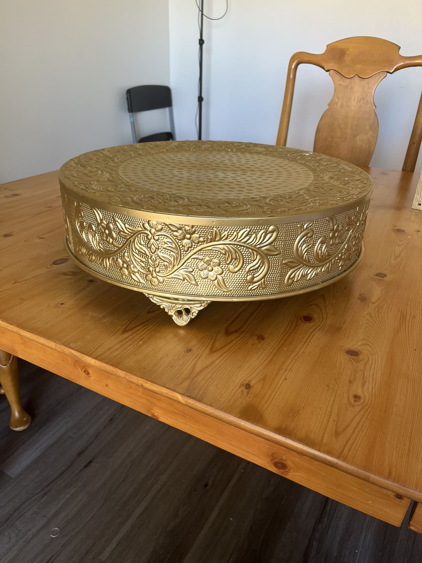 18” Wedding Cake Stand “Gold Metal”